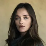 Charlotte Mendez