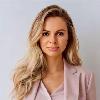 Yuliya Medeiros Yuliya Medeiros