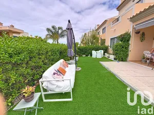 Moradia geminada  em Guia