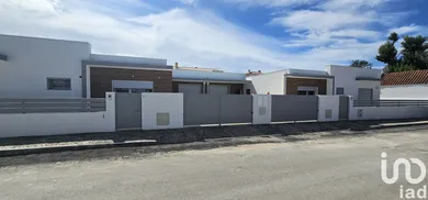 Moradia geminada em São Lourenço