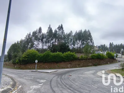 Fotografia 3 de Terreno urbano de 700 m² em Semide