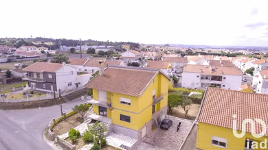 Two-family house at Caldas da Rainha