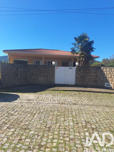 Moradia  em Recarei