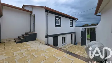 Two-family house at Palmaz