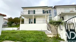 Moradia geminada em Anha