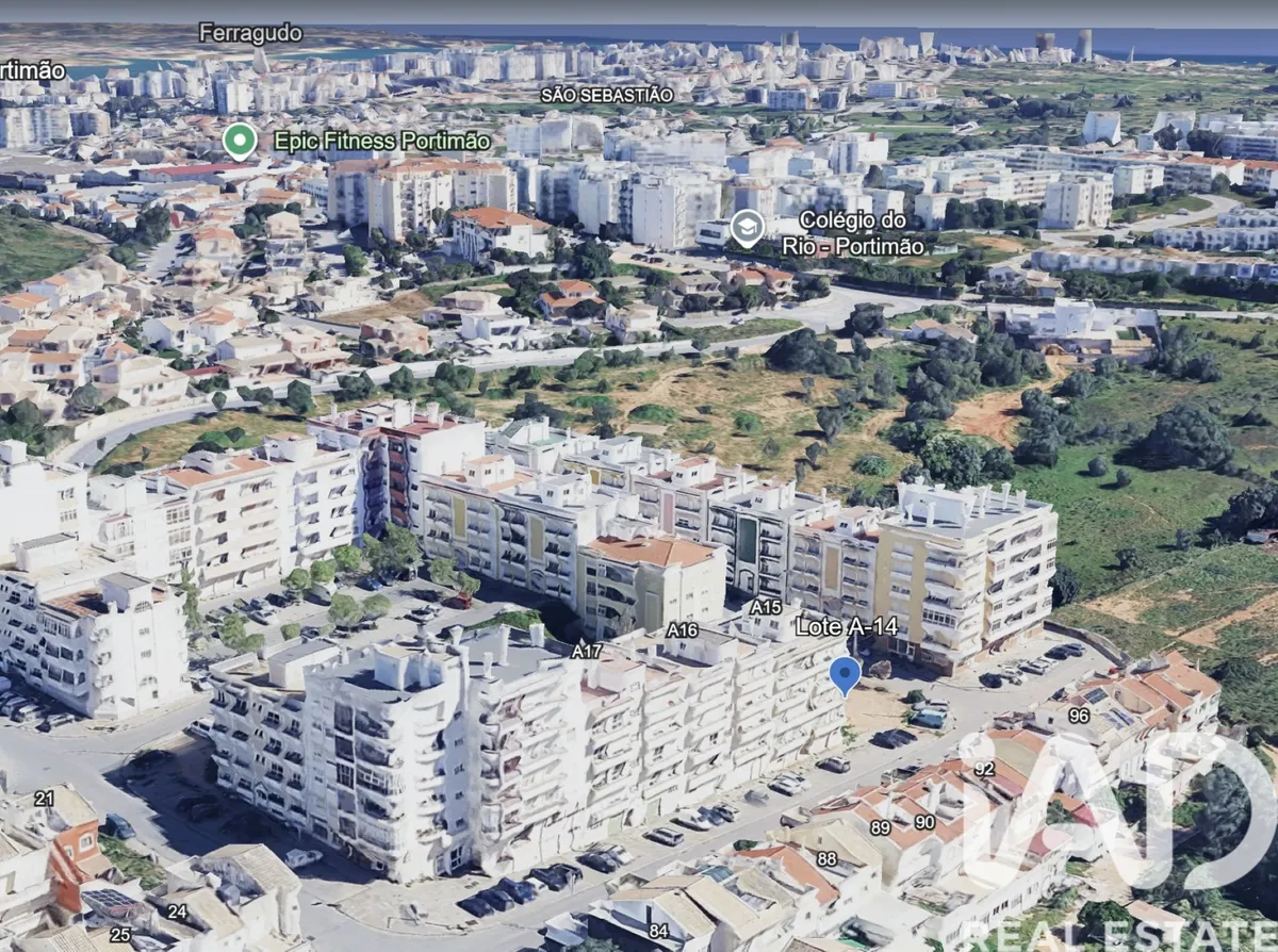 Terreno urbano de 200 m² em Alvor