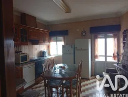 Casa com espaço comercial em Paul