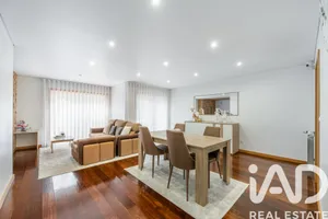 Moradia geminada  em Lobão