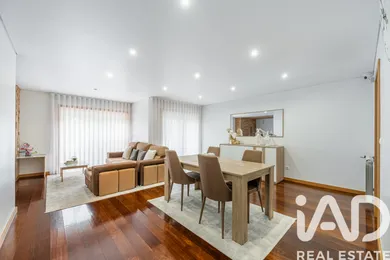 Moradia geminada  em Lobão