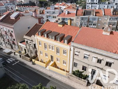 Fotografia 2 de Prédio de 403 m² em Lisboa