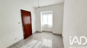 House  in Arez