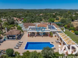 Casa rústica  em Santa Bárbara de Nexe