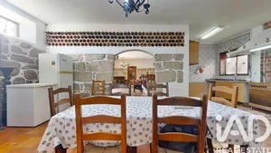 Casa com espaço comercial  em Águas Santas