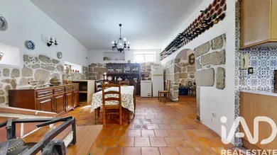 Casa com espaço comercial  em Águas Santas