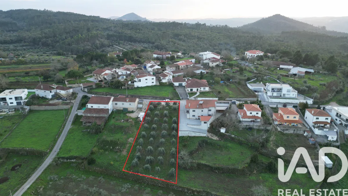 Terreno urbano de 1180 m² em Penela