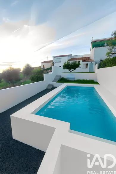 Semi-detached house at Odivelas