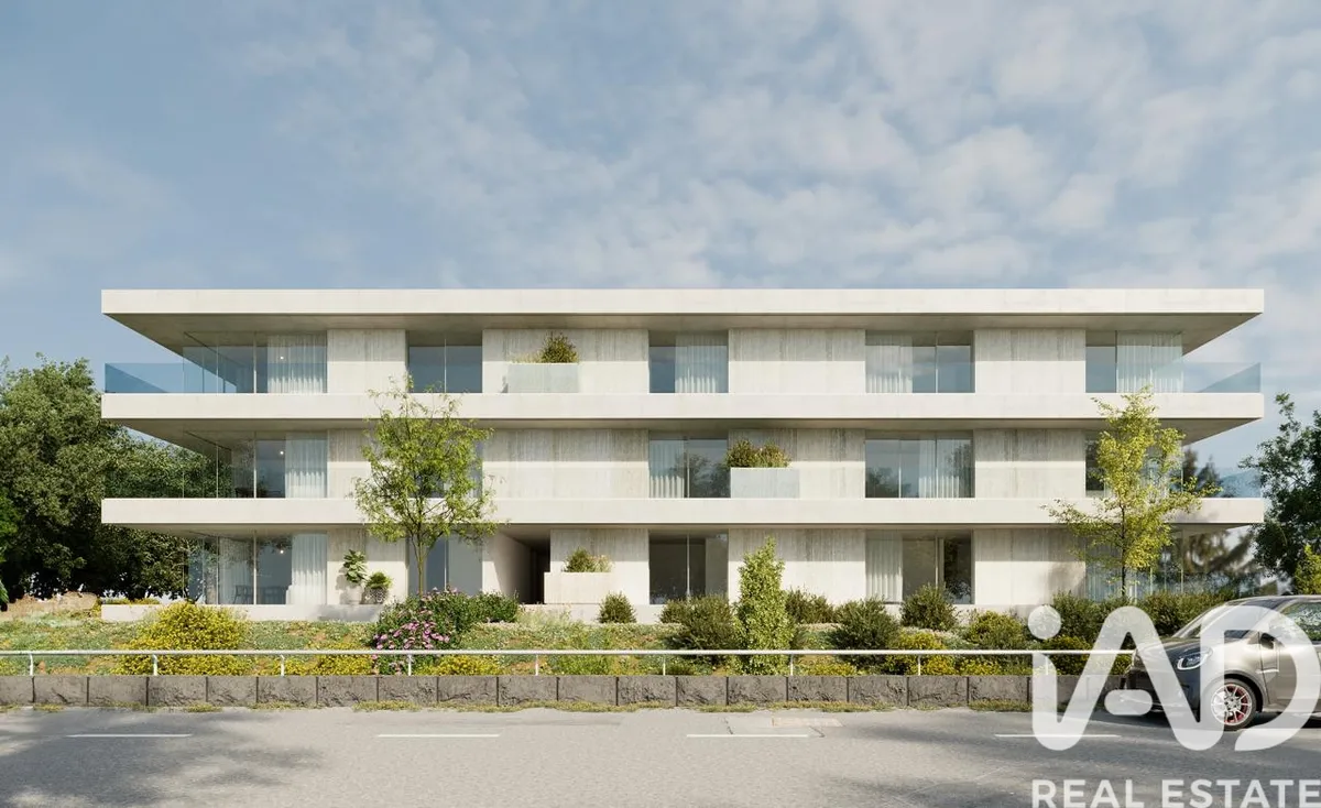Terreno de 5427 m² em Real