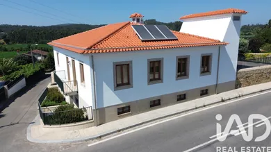 Moradia bi-familiar em Gondifelos