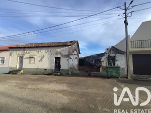 Single-storey house at Bombarral