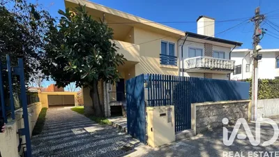Fotografia 6 de Casa/Moradia 5 quartos de 240 m² em São Mamede de Infesta