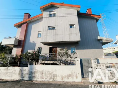 Fotografia 7 de Casa/Moradia 5 quartos de 240 m² em São Mamede de Infesta