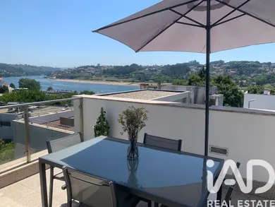 Semi-detached house at Valbom