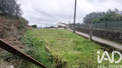 Fotografia 3 de Terreno urbano de 1235 m² em Cornes