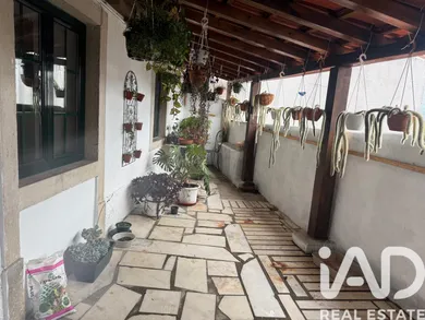 Moradia geminada em Carregueiros