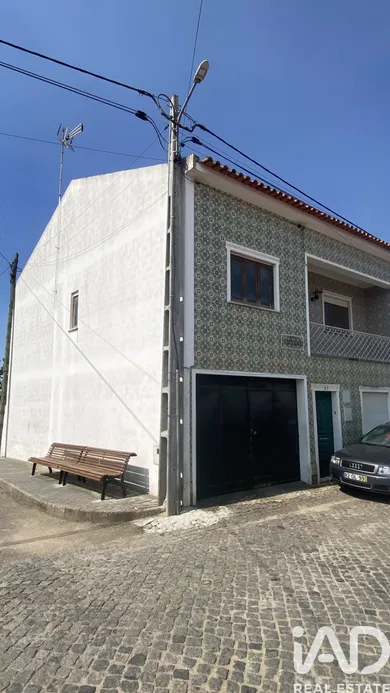 Moradia em gaveto  em Galveias