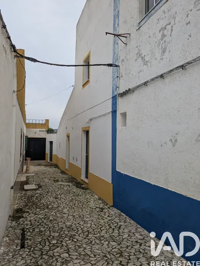 Moradia em gaveto  em Ciladas