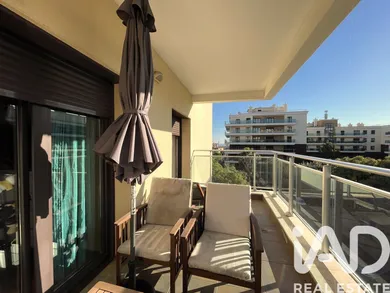 Appartement T3 à Sacavém