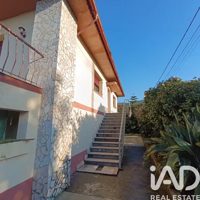 Two-family house  in Moledo