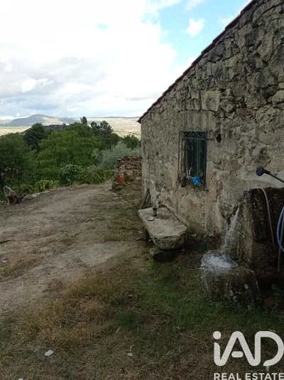 Fotografia 1 de Terreno rústico de 45 500 m² em Sendim