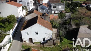 Moradia geminada  em Almalaguês