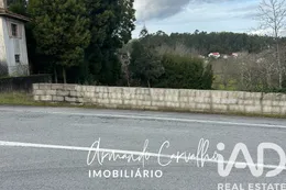 Terreno urbano em Louredo
