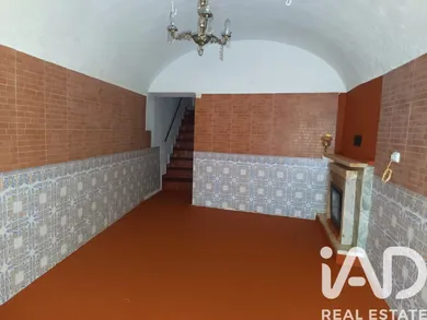 Maison  à Borba