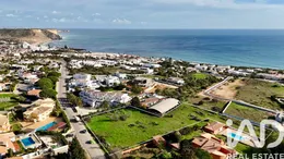 Terreno urbano em Praia da Luz