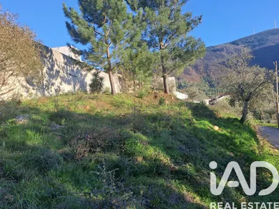 Fotografia 1 de Terreno urbano de 898 m² em Vilarinho