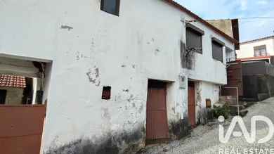 House in Derreada Cimeira