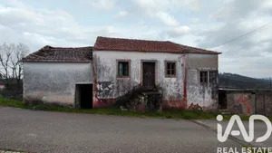 House  in Maçãs de Caminho