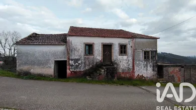House  in Maçãs de Caminho