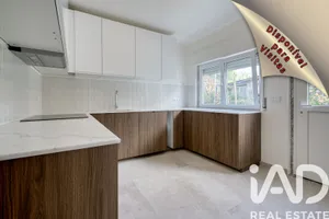 Moradia geminada em Vale de Santarém