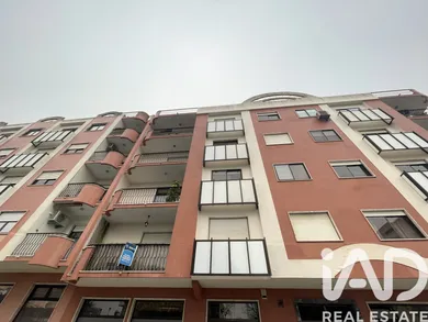 Apartamento T3 em Amadora