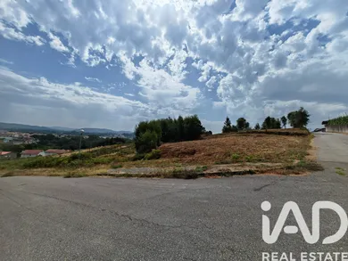 Terreno urbano em Vila de Cucujães