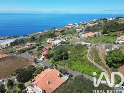 Fotografia 7 de Terreno urbano de 1790 m² em Estreito da Calheta