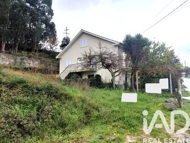 Moradia geminada  em Melgaço