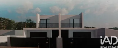 Moradia geminada em Perelhal