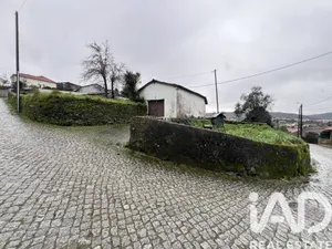 Moradia térrea  em Campo