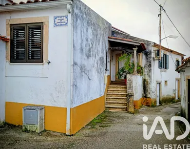 Single-storey house  in Tomar