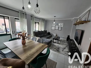 Apartamento T2 em Frielas